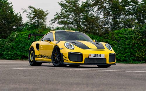 Joe Macari Goodwood track day 2021