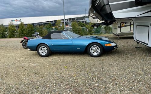 250 GTO and friends drive to Le Mans