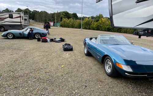 250 GTO and friends drive to Le Mans
