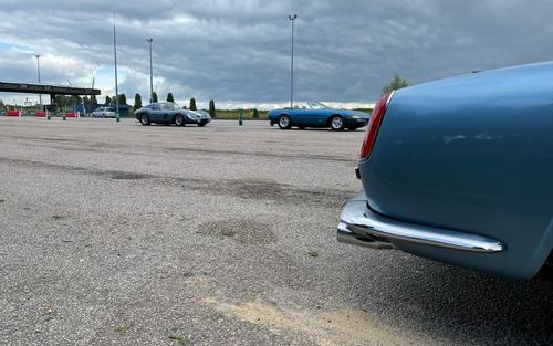 250 GTO and friends drive to Le Mans