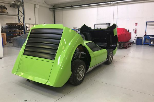 Lamborghini Miura P400 