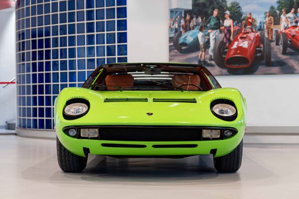 Lamborghini Miura P400 