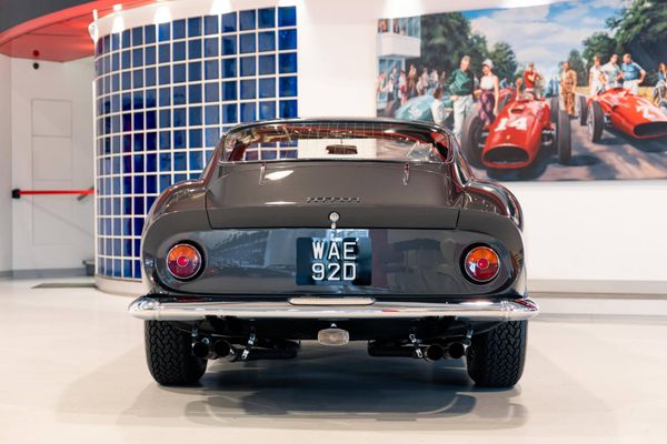 Ferrari 275 GTB 6 Carb