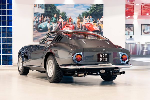 Ferrari 275 GTB 6 Carb