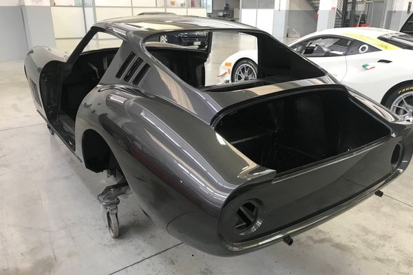 Ferrari 275 GTB 6 Carb