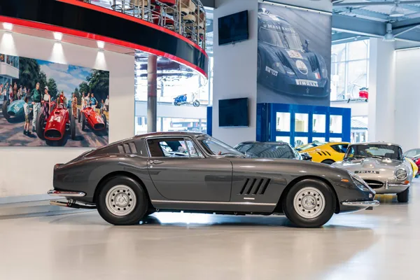 Ferrari 275 GTB 6 Carb