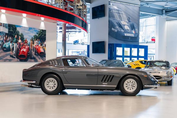 Ferrari 275 GTB 6 Carb