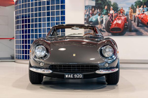 Ferrari 275 GTB 6 Carb