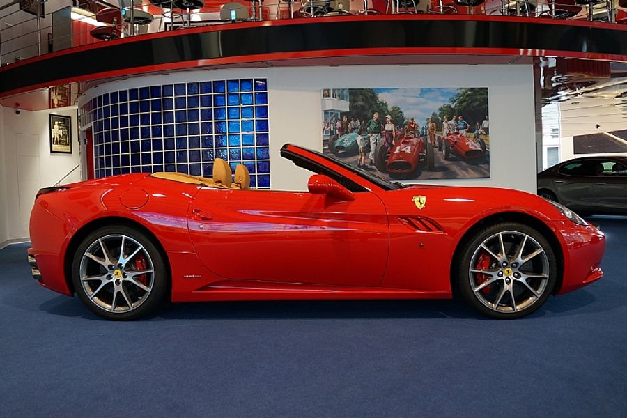 2010 Ferrari California (2010)