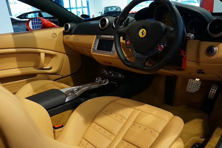 2010 Ferrari California (2010)
