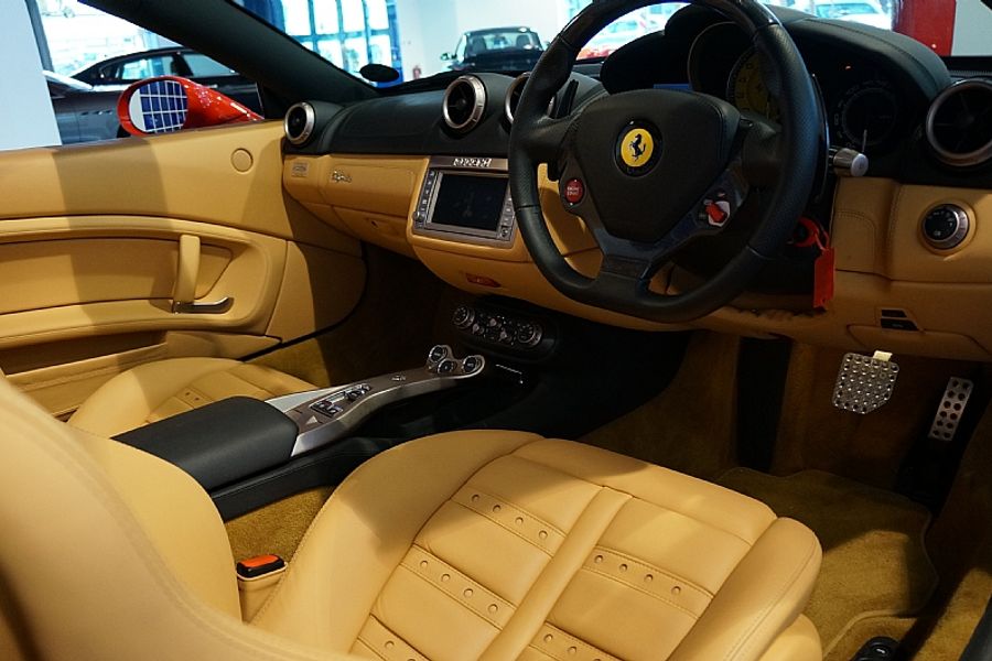 2010 Ferrari California (2010)