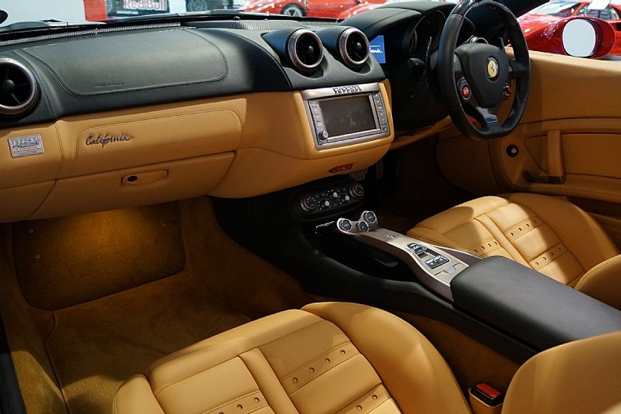 2010 Ferrari California (2010)