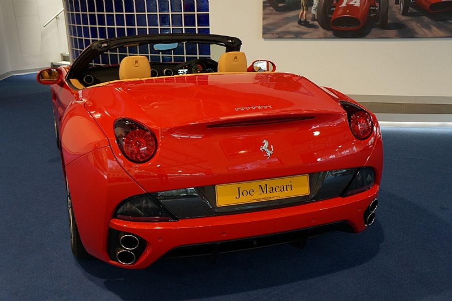 2010 Ferrari California (2010)