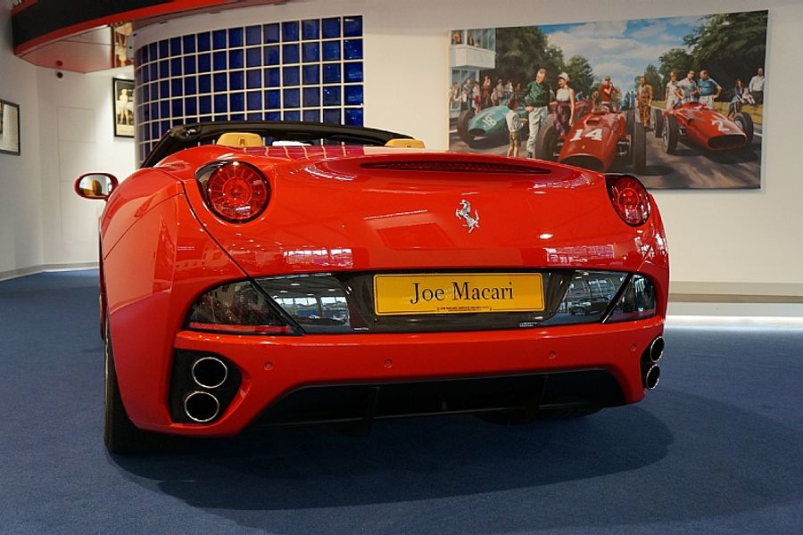 2010 Ferrari California (2010)
