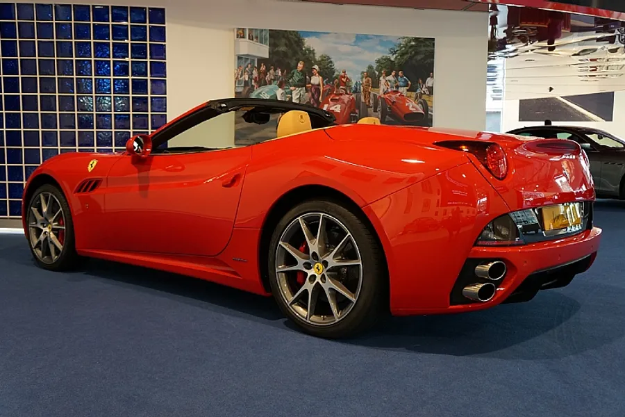 2010 Ferrari California (2010)