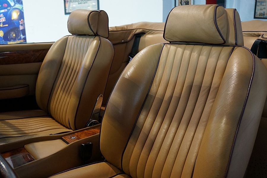 1987 Aston Martin V8 Volante