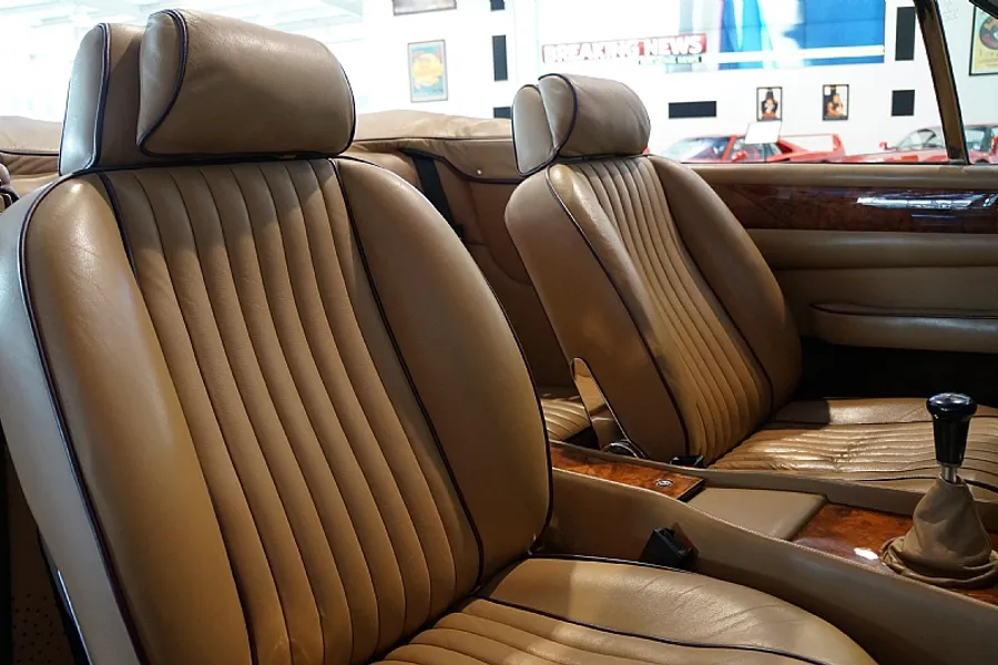 1987 Aston Martin V8 Volante