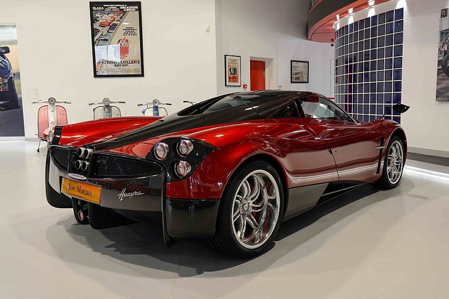2013 Pagani Huayra
