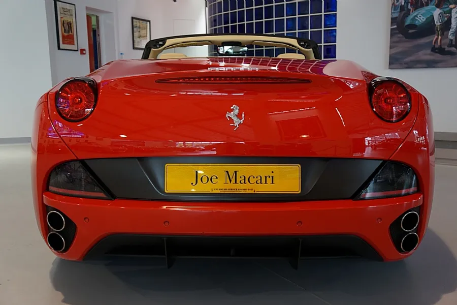 2010 Ferrari California