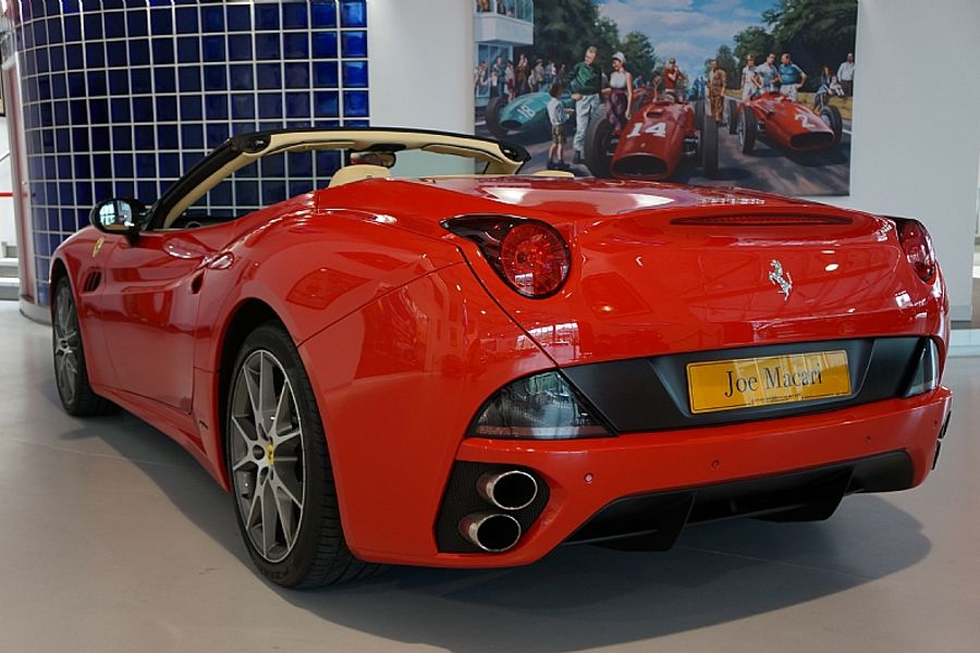 2010 Ferrari California