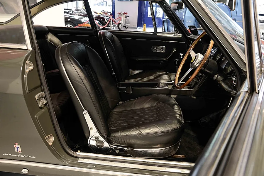 1965 Ferrari 330 GT 2+2 Mk 1