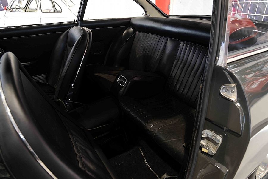 1965 Ferrari 330 GT 2+2 Mk 1