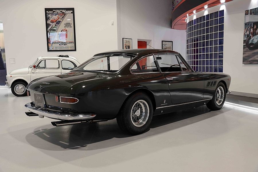 1965 Ferrari 330 GT 2+2 Mk 1
