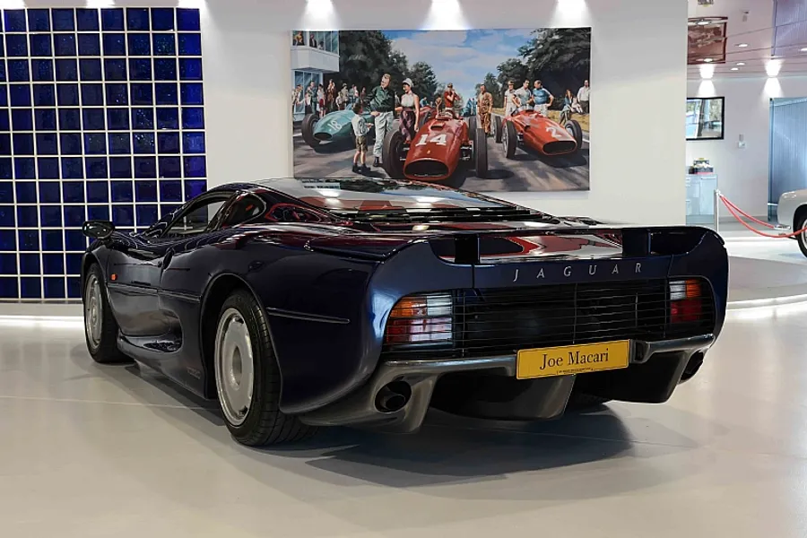 1993 Jaguar XJ220
