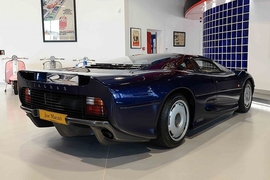1993 Jaguar XJ220