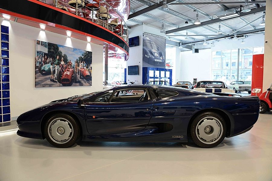1993 Jaguar XJ220