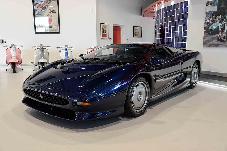 1993 Jaguar XJ220