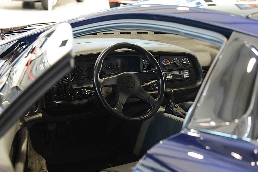 1993 Jaguar XJ220