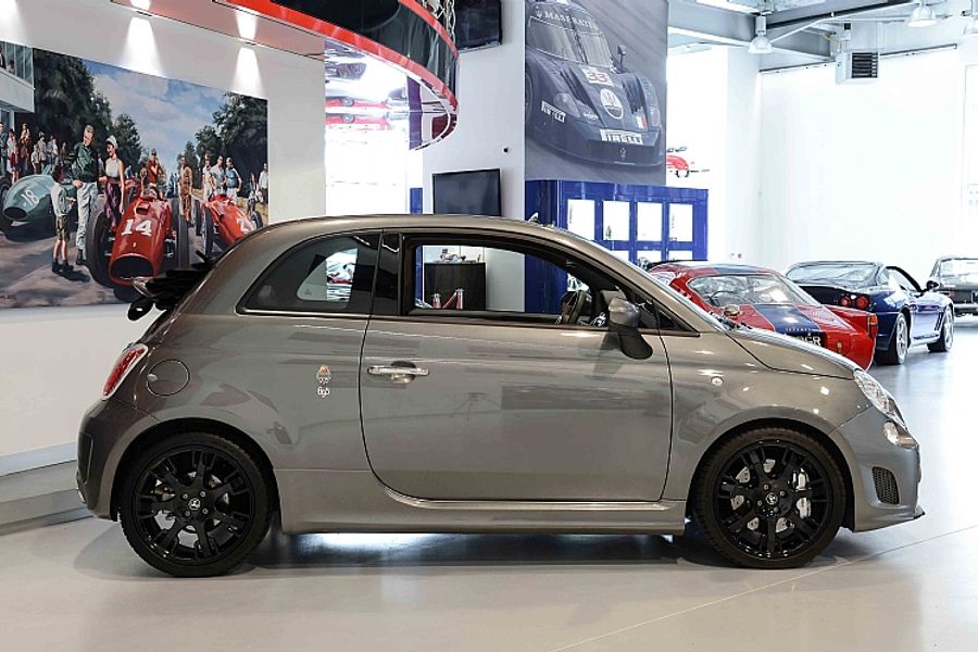 2014 Abarth Fiat 500C  Maserati Dealers Edition