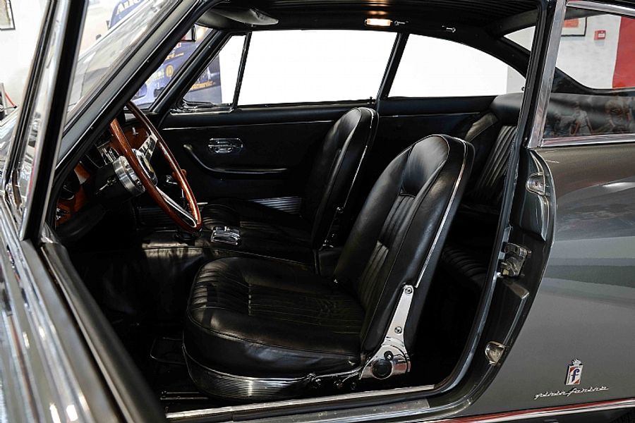 1965 Ferrari 330 GT 2+2 Mk 1