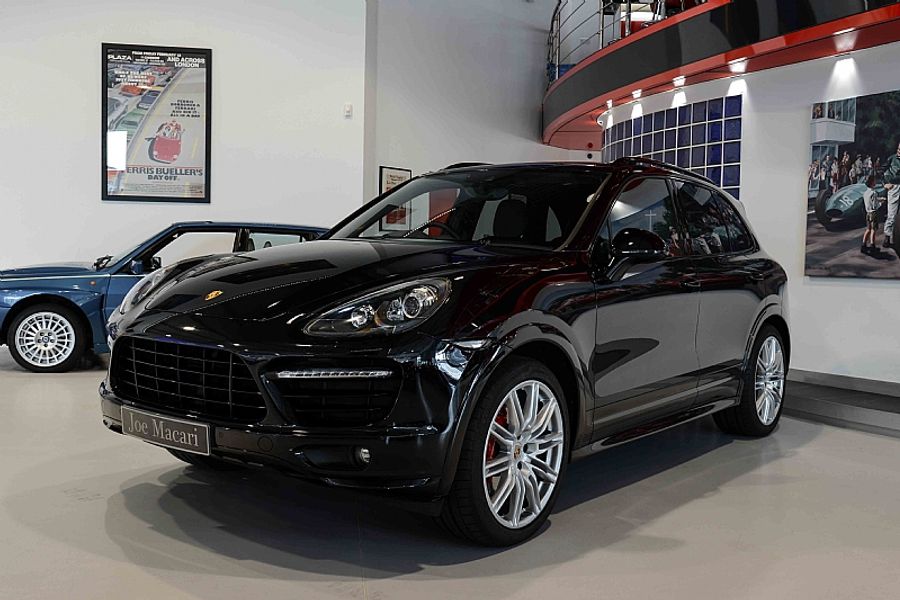 2013 Porsche Cayenne GTS