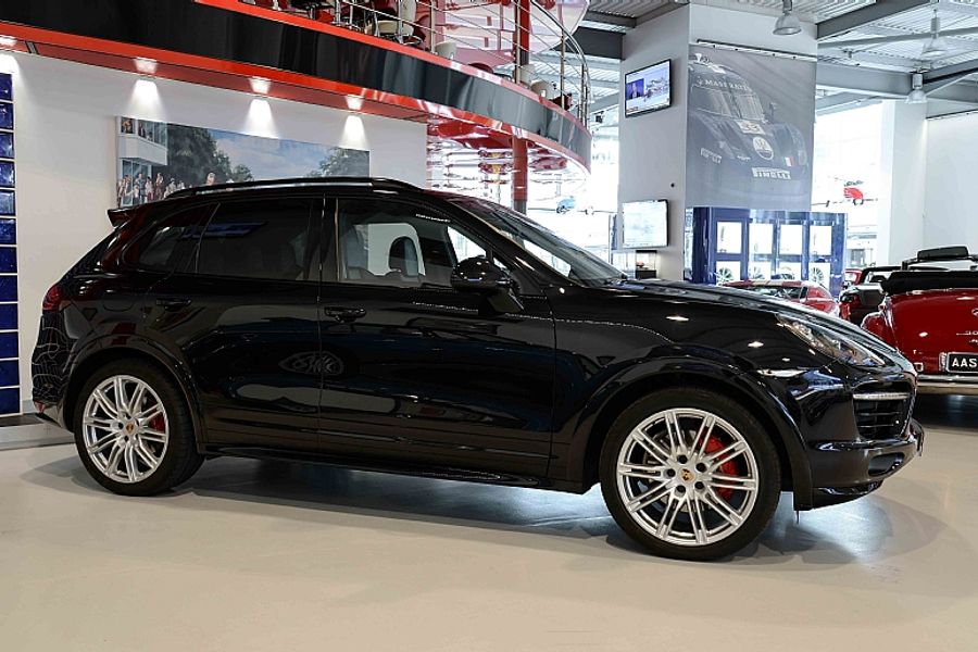 2013 Porsche Cayenne GTS