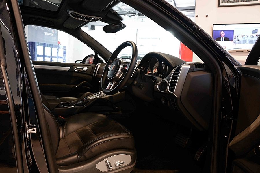 2013 Porsche Cayenne GTS