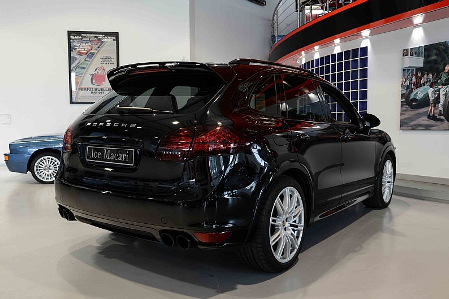 2013 Porsche Cayenne GTS