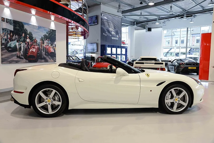 2014 Ferrari California T LHD