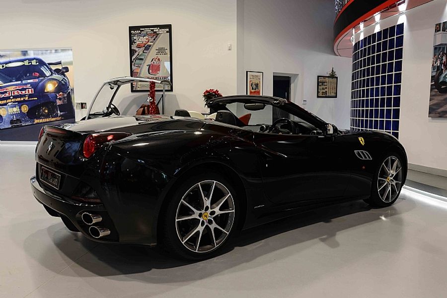 2013 Ferrari California 30