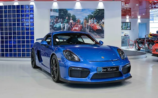 2016 Porsche GT4