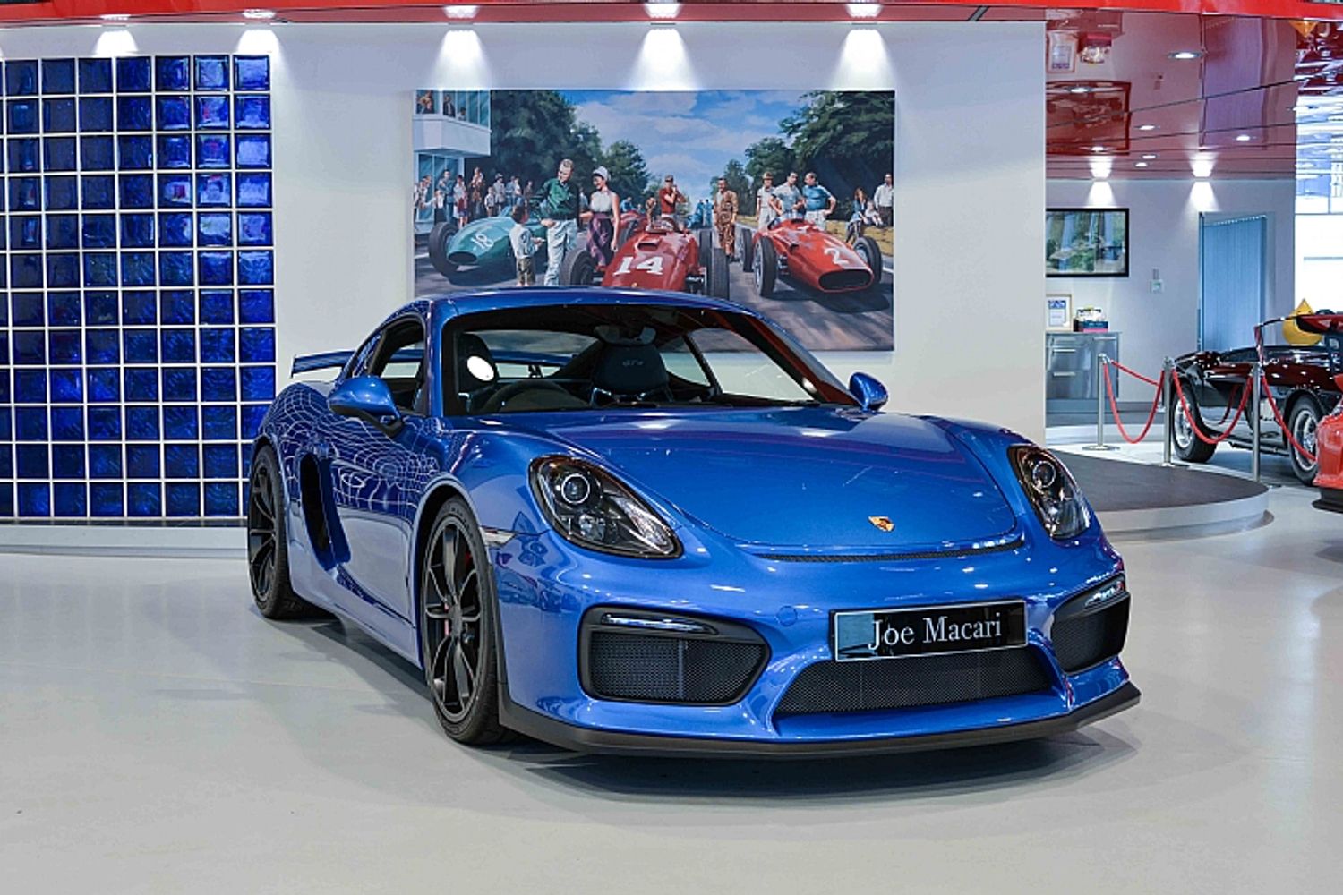 2016 Porsche GT4