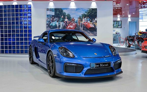 2016 Porsche GT4