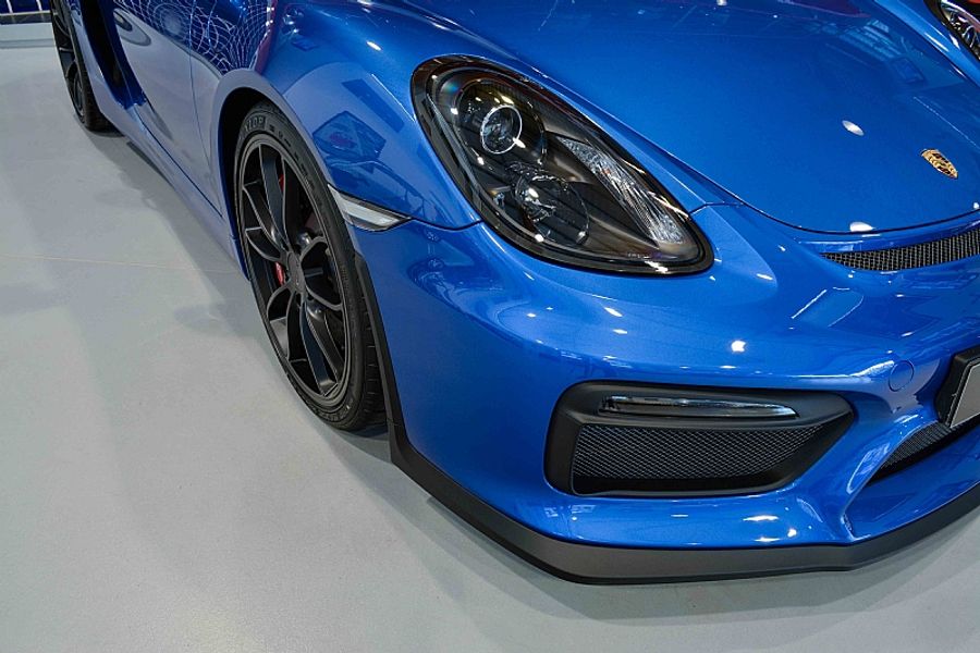 2016 Porsche GT4