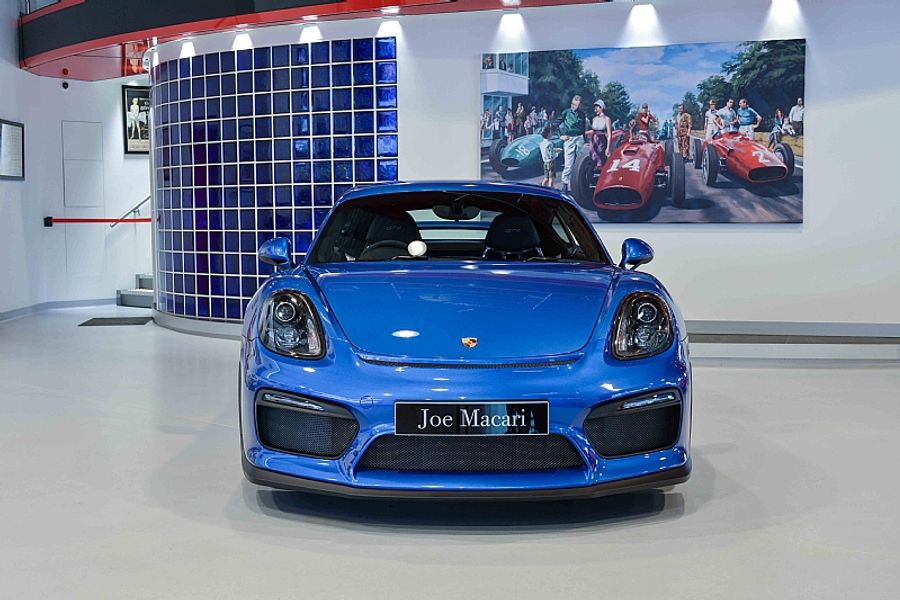 2016 Porsche GT4