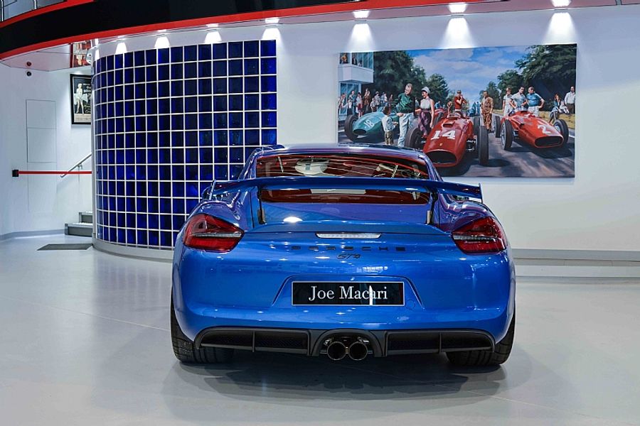 2016 Porsche GT4