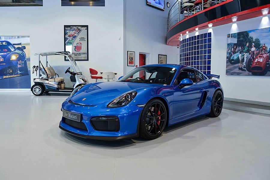 2016 Porsche GT4