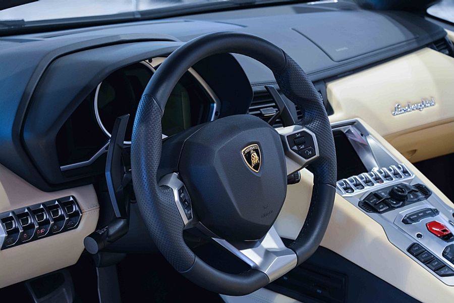 2013 Lamborghini Aventador Roadster