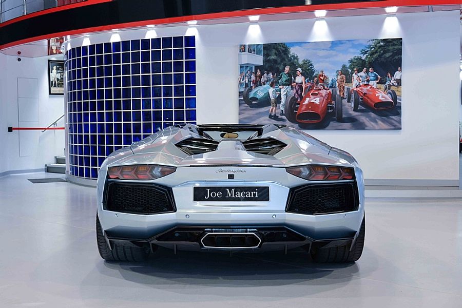 2013 Lamborghini Aventador Roadster