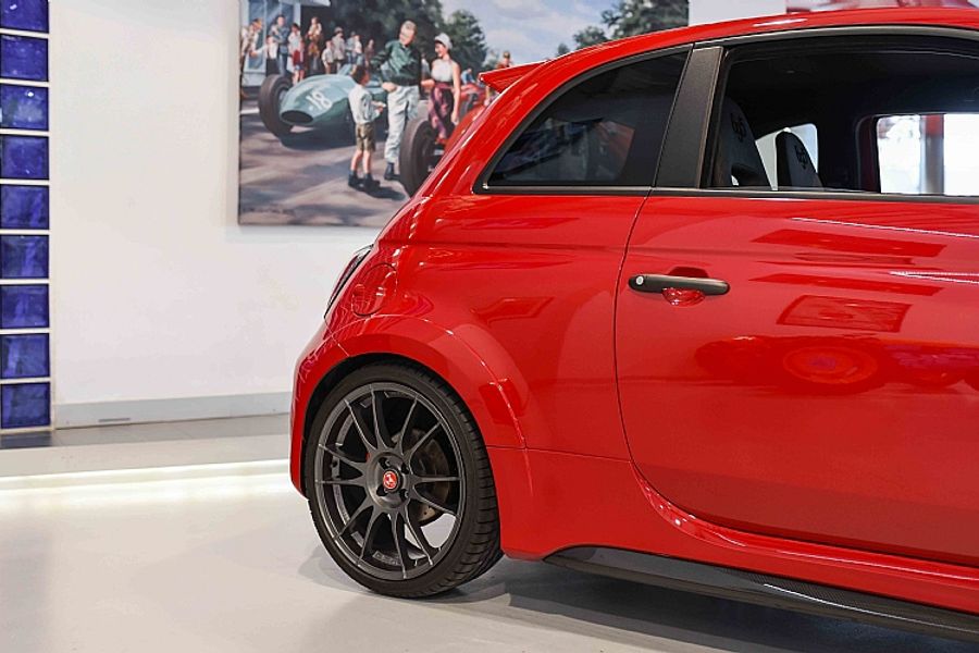 2015 Abarth 695 Biposto